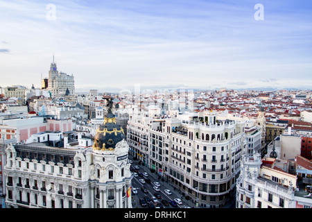 Luftaufnahme von Metropolis Gebäude in Gran Via und Panoramablick von Madrid, Spanien Stockfoto