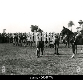 Alliierte Soldaten warten auf Aufträge, Ägypten, WW1 Stockfoto