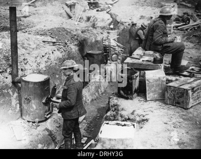 Britische Soldaten im Graben, Westfront, WW1 Stockfoto