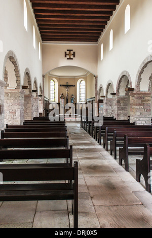 Innenraum der Dompeter St-Pierre romanische Kirche 11. Jahrhundert Avolsheim Elsass Frankreich Stockfoto