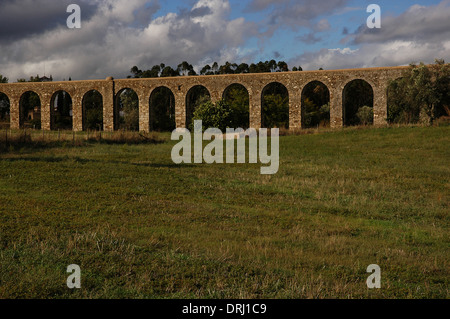 Portugal. Evora. Aquädukt von Silberwasser. Erbaut im Jahre 1531-1537 unter König Johann III von Francisco de Arruda. Stockfoto