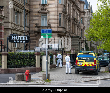 SAMU mobiler ärztlicher Notdienst Auto vor Hotel Straßburg Elsass Frankreich Stockfoto