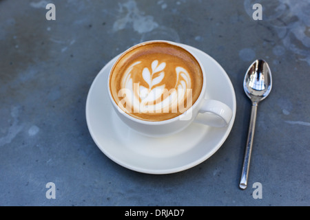Cappuccino mit Design, Stille Leben Stockfoto