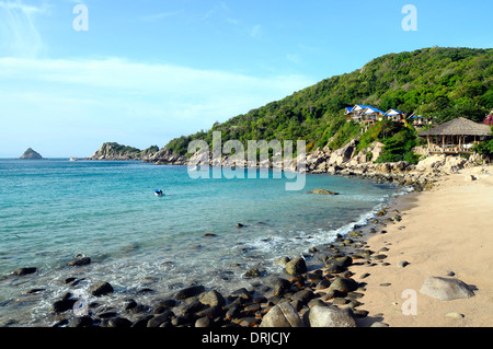 Morgen am sandigen Strand von Ao Leuk in Insel Koh Tao, Thailand Stockfoto