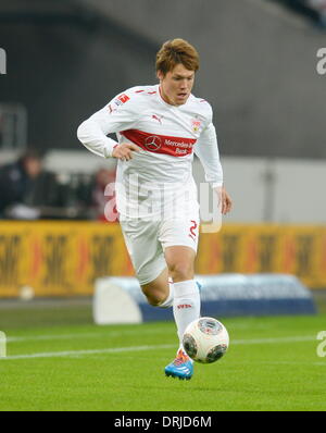 Stuttgart, Deutschland. 25. Januar 2014. Stuttgarts Gotoku Sakai in Aktion während der Bundesliga-Fußball-Spiel zwischen VfB Stuttgart und 1. FSV Mainz 05 im Mercedes-Benz Arena in Stuttgart, Deutschland, 25. Januar 2014. Foto: DPA/BERND WEISSBROD/Alamy Live-Nachrichten Stockfoto