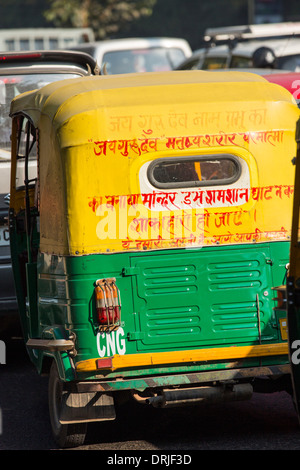 TucTucs in Delhi, Indien, angetrieben von Erdgas (CNG), aller Delhis Tuctucs sind powered by CNG deutlich helfen, Probleme mit der Luftqualität Delhis. Stockfoto