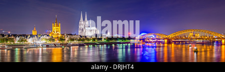 Köln Panorama über den Rhein. Stockfoto