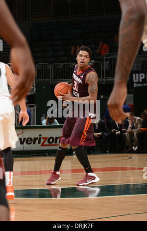 Coral Gables, FL, USA. 15. Dezember 2013. Jarell Eddie #31 von Virginia Tech in Aktion während der NCAA Basketball-Spiel zwischen den Miami Hurricanes und Virginia Tech Hokies Bank United Center in Coral Gables, FL. Die Hokies besiegte die Hurricanes 61-60. © Csm/Alamy Live-Nachrichten Stockfoto