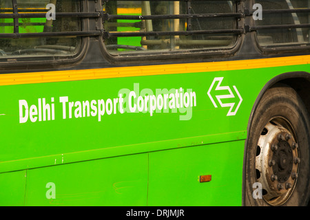 Alle Delhis Busse laufen auf Compressed Natural Gas (CNG) ist der weltweit größte Eco freundlich Busflotte und hat dazu beigetragen, um Delhis Luftqualität zu verbessern, nachdem sie Dieselbussen, Indien zu ersetzen. Stockfoto