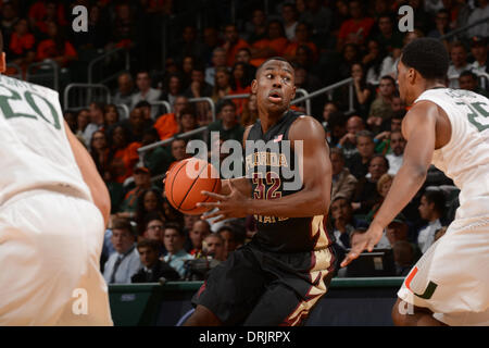 Coral Gables, FL, USA. 15. Januar 2014. Montay Brandon #32 der Florida State University in Aktion während der NCAA Basketball-Spiel zwischen den Miami Hurricanes und die Florida State Seminolen im Bank United Center in Coral Gables, FL. Die Seminolen besiegte die Hurricanes 63-53. © Csm/Alamy Live-Nachrichten Stockfoto