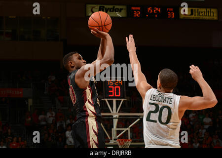 Coral Gables, FL, USA. 15. Januar 2014. Ian Miller #30 der Florida State University in Aktion während der NCAA Basketball-Spiel zwischen den Miami Hurricanes und die Florida State Seminolen im Bank United Center in Coral Gables, FL. Die Seminolen besiegte die Hurricanes 63-53. © Csm/Alamy Live-Nachrichten Stockfoto