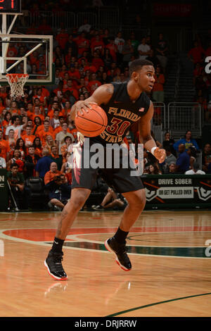 Coral Gables, FL, USA. 15. Januar 2014. Ian Miller #30 der Florida State University in Aktion während der NCAA Basketball-Spiel zwischen den Miami Hurricanes und die Florida State Seminolen im Bank United Center in Coral Gables, FL. Die Seminolen besiegte die Hurricanes 63-53. © Csm/Alamy Live-Nachrichten Stockfoto