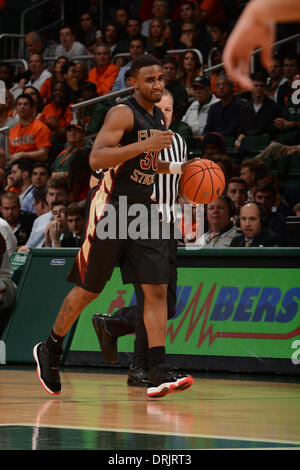 Coral Gables, FL, USA. 15. Januar 2014. Ian Miller #30 der Florida State University in Aktion während der NCAA Basketball-Spiel zwischen den Miami Hurricanes und die Florida State Seminolen im Bank United Center in Coral Gables, FL. Die Seminolen besiegte die Hurricanes 63-53. © Csm/Alamy Live-Nachrichten Stockfoto