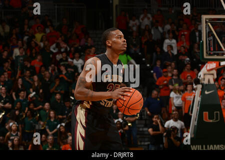 Coral Gables, FL, USA. 15. Januar 2014. Aaron Thomas #25 der Florida State University in Aktion während der NCAA Basketball-Spiel zwischen den Miami Hurricanes und die Florida State Seminolen im Bank United Center in Coral Gables, FL. Die Seminolen besiegte die Hurricanes 63-53. © Csm/Alamy Live-Nachrichten Stockfoto