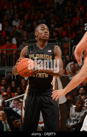 Coral Gables, FL, USA. 15. Januar 2014. Montay Brandon #32 der Florida State University in Aktion während der NCAA Basketball-Spiel zwischen den Miami Hurricanes und die Florida State Seminolen im Bank United Center in Coral Gables, FL. Die Seminolen besiegte die Hurricanes 63-53. © Csm/Alamy Live-Nachrichten Stockfoto