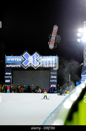 Aspen, Colorado, USA. 22. Januar 2014. Taku Hiraoka (JPN) Snowboarding: Taku Hiraoka Japans konkurriert während der Winter X Games Herren Ski Superpipe Ausbildung in Aspen, Colorado, Vereinigte Staaten von Amerika. © Hiroyuki Sato/AFLO/Alamy Live-Nachrichten Stockfoto