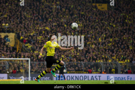 Dortmund, Deutschland. 25. Januar 2014. Dortmunds Kevin Grosskreutz in Aktion während der Fußball-Bundesliga-match zwischen Borussia Dortmund und dem FC Augsburg im Signal-Iduna-Park in Dortmund, Deutschland, 25. Januar 2014. Foto: Thomas Eisenhuth/Dpa-NO WIRE SERVICE/KEIN BILDFUNK-/ Dpa/Alamy Live News Stockfoto