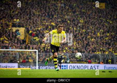 Dortmund, Deutschland. 25. Januar 2014. Dortmunds Kevin Grosskreutz in Aktion während der Fußball-Bundesliga-match zwischen Borussia Dortmund und dem FC Augsburg im Signal-Iduna-Park in Dortmund, Deutschland, 25. Januar 2014. Foto: Thomas Eisenhuth/Dpa-NO WIRE SERVICE/KEIN BILDFUNK-/ Dpa/Alamy Live News Stockfoto