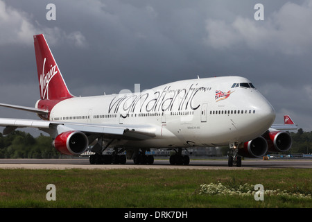 Virgin Atlantic Boeing 747-400 Ankunft am Flughafen London-Gatwick nach einem transatlantischen Flug von Orlando, Florida Stockfoto