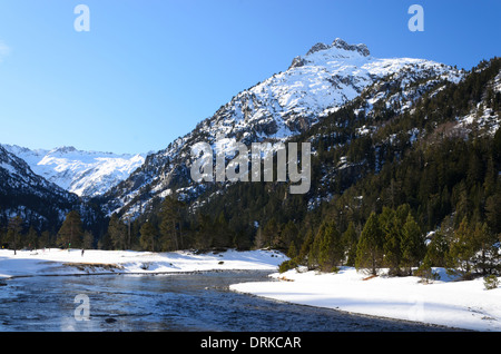 Marcadau-Tal in den Pyrenäen winter Stockfoto