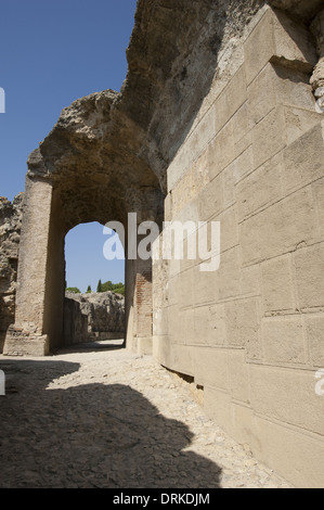 Spanien. Italica. Römische Stadt gegründet ca. 206 v. Chr.. Amphitheater. 117-138 V. CHR.. Andalusien. Stockfoto