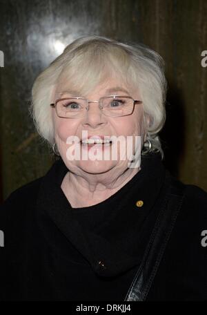 New York, NY, USA. 28. Januar 2014. June Squibb bei Talkshow auftritt für Promi-Schnappschüsse bei NBC New York leben, NBC Studios, New York, NY 28. Januar 2014. Bildnachweis: Derek Sturm/Everett Collection/Alamy Live-Nachrichten Stockfoto