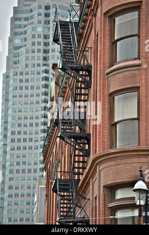 Vintage Vs moderner Stadtarchitektur. Toronto, Kanada, USA. Architektur-Fotografie-Sammlung. Stockfoto