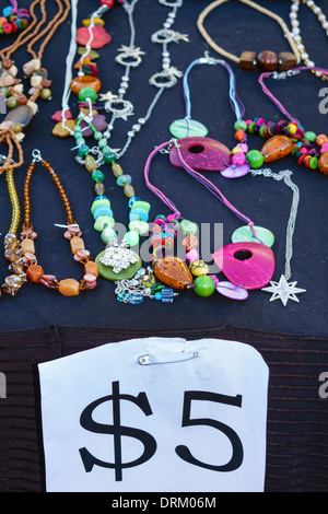 Miami Beach Florida, Ocean Drive, Art déco-Wochenende, Festival, Straßenmesse, Ketten, Verkauf, Shopping Shopper Shopper shoppen Geschäfte Markt Märkte Marktplatz b Stockfoto