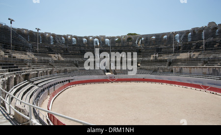 Wo die Sonne 702.211 Tage - die Arena in Arles Amphitheater Frankreich gerichtet hat Stockfoto