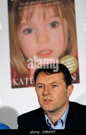 Die Eltern von Madeleine, Kate und Gerry McCann starten ihr Buch "Madeleine" in London am 8. Geburtstag ihrer Tochter. Stockfoto