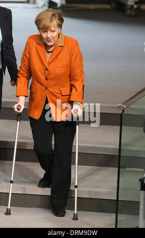 Berlin, Deutschland. 29. Januar 2014. Bundeskanzlerin Angela Merkel besucht eine Sitzung im Bundestag, Deutschlands Unterhaus des Parlaments, in Berlin, Deutschland, am 29. Januar 2014. Bildnachweis: Zhang Fan/Xinhua/Alamy Live-Nachrichten Stockfoto