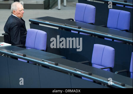 Berlin, Deutschland. 29. Januar 2014. Der deutsche Finanzminister Wolfgang Schaeuble macht eine Aussage dem Deutschen Bundestag in Berlin, Deutschland, 29. Januar 2014. Foto: MAURIZIO GAMBARINI/Dpa/Alamy Live News Stockfoto