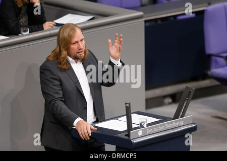 Berlin, Deutschland. 29. Januar 2014. Kanzlerin Merkel gibt eine Regierungserklärung im Deutschen Bundestag in Berlin. Im Anschluss an Tagung des Kabinetts in Meseberg, umreißt die Kanzlerin die Schwerpunkte der Arbeit der Bundesregierung in den kommenden Jahren. Bildnachweis: Reynaldo Chaib Paganelli/Alamy Live-Nachrichten Stockfoto