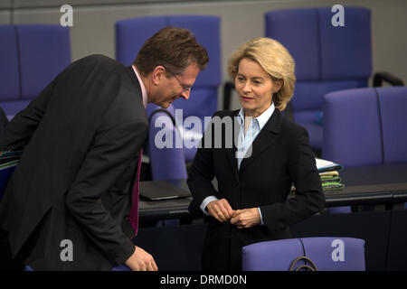 Berlin, Deutschland. 29. Januar 2014. Wichtige Rede der Bundeskanzlerin im BundesTag verschiebt alle Parlament und alle deutschen Minister. Goncalo Silva/Alamy Live-Nachrichten Stockfoto