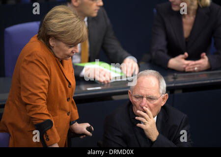 Berlin, Deutschland. 29. Januar 2014. Wichtige Rede der Bundeskanzlerin im BundesTag verschiebt alle Parlament und alle deutschen Minister. Goncalo Silva/Alamy Live-Nachrichten Stockfoto
