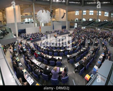Berlin, Deutschland. 29. Januar 2014. Inportante Rede der Bundeskanzlerin im BundesTag verschiebt alle Parlament und alle deutschen Minister. Goncalo Silva/ScholzPress Stockfoto