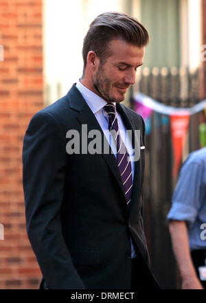 David Beckham kommt außerhalb Nummer 10 Downing Street, die hand in eine Petition im Auftrag von UNICEF. 26.07.2012 Stockfoto