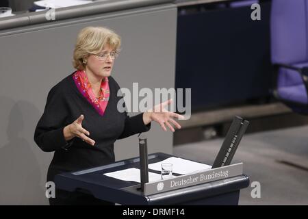 Berlin, Deutschland. 29. Januar 2014. Kanzlerin Merkel gibt eine Regierungserklärung im Deutschen Bundestag in Berlin. Im Anschluss an Tagung des Kabinetts in Meseberg, umreißt die Kanzlerin die Schwerpunkte der Arbeit der Bundesregierung in den kommenden Jahren. / Bild: Kultusministerin Monika GrÃƒÆ 'Ã' Â¼tters. Reynaldo Paganelli/NurPhoto/ZUMAPRESS.com/Alamy © Live-Nachrichten Stockfoto