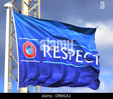 UEFA Respekt-Kampagne Flagge Foto von Tony Henshaw/La Manga Fotos allgemeine Szene/Ambiente Stockfoto