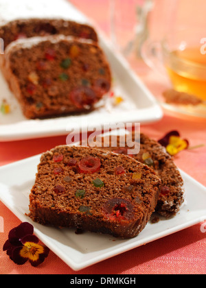 Pflaumenkuchen mit Schokolade und Früchten. Rezept zur Verfügung. Stockfoto