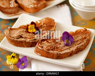 Tiramisu "Torrijas". Traditionelle spanische Gerichte. Rezept zur Verfügung. Stockfoto