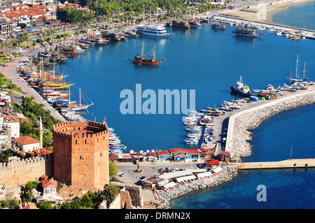 Blick auf Alanya Hafen von Alanya Halbinsel. Türkische Riviera Stockfoto