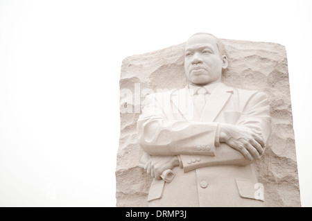 Geweiht am 16. Oktober 2011, erinnert an die MLK Memorial Zivilrechte Führer Dr. Martin Luther King Jr. Es fällt auf eine direkte Linie zwischen dem Lincoln-Memorial und dem Jefferson Memorial und befindet sich am Ufer des Tidal Basin. Das Herzstück ist eine Steinstatue geformt durch Lei Yixin auf dem die Figur des Dr. King aus einem Steinblock als den Stein der Hoffnung entsteht. Jedes Jahr im Frühling brach die Kirschblüten auf dem Gezeiten-Bassin in Blüte. Stockfoto