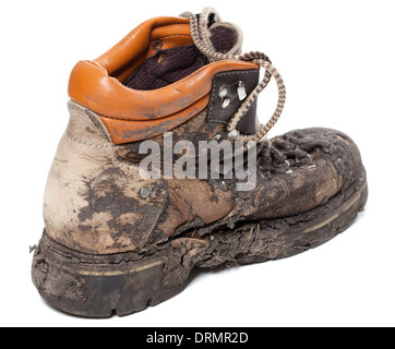 Alten schmutzigen Trekkingschuh isoliert auf weißem Hintergrund Stockfoto