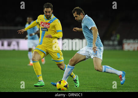 29. Januar 2014 - Neapel, Italien - Neapel, Italien 29. Januar 2014. Gonzalo Higuain von SSC Napoli in Aktion während Football / Soccer: italienische TIM Cup-match zwischen SSC Napoli und SS Lazio im Stadio San Paolo in Neapel, Italien. (Kredit-Bild: © Franco Romano/NurPhoto/ZUMAPRESS.com) Stockfoto