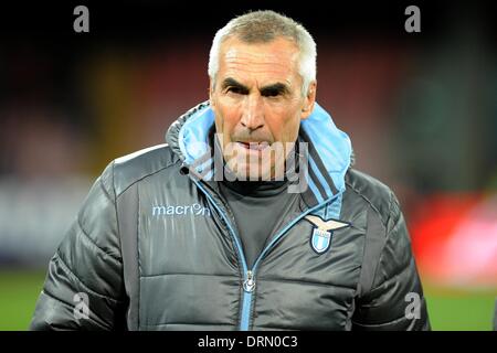 29. Januar 2014 - Neapel, Italien - Cheftrainer der während der SS Lazio Edy Reja Football / Soccer: italienische TIM Cup-match zwischen SSC Napoli und SS Lazio im Stadio San Paolo in Neapel, Italien. (Kredit-Bild: © Franco Romano/NurPhoto/ZUMAPRESS.com) Stockfoto