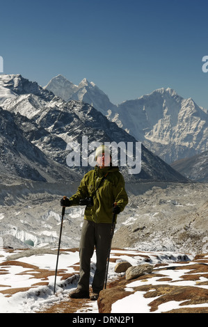 Trekker nähert sich des Gipfels des Kala Patar am Ende das Everest Base Camp trek Stockfoto