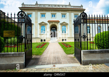 Das Haus der Champagner g.h. Mumm in der Rue de Champ de Mars in Reims, Champagne-Ardenne, Frankreich Stockfoto