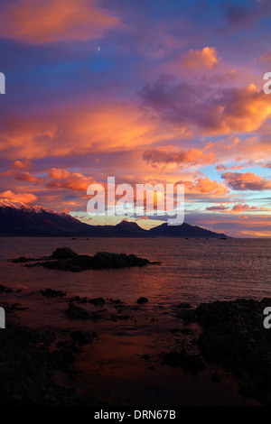 Sonnenaufgang über Seaward Kaikoura Ranges, Kaikoura, Südinsel, Neuseeland Stockfoto