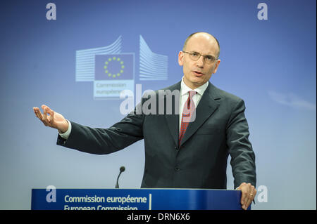 Brüssel, Belgien. 29. Januar 2014. Ministerpräsident von Italien Enrico Letta während einer Pressekonferenz nach einem Treffen in der Heaquarters der EU-Kommission in Brüssel auf 29.01.2014 Kommission Anlagen Regierung tritt die EU für die wöchentlichen Seminar der Institution. von Wiktor Dabkowski/Dpa/Alamy Live News Stockfoto